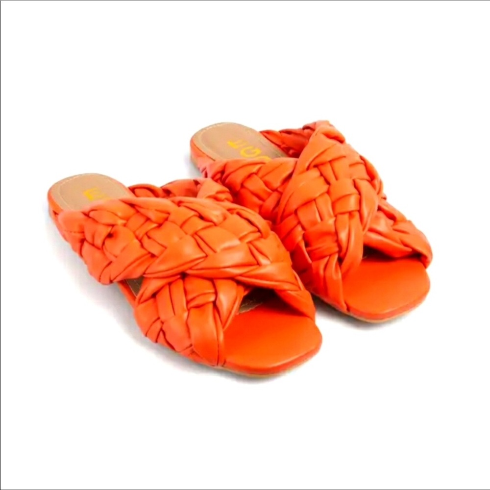 EGO WOVEN CROSSED FLAT SANDALS